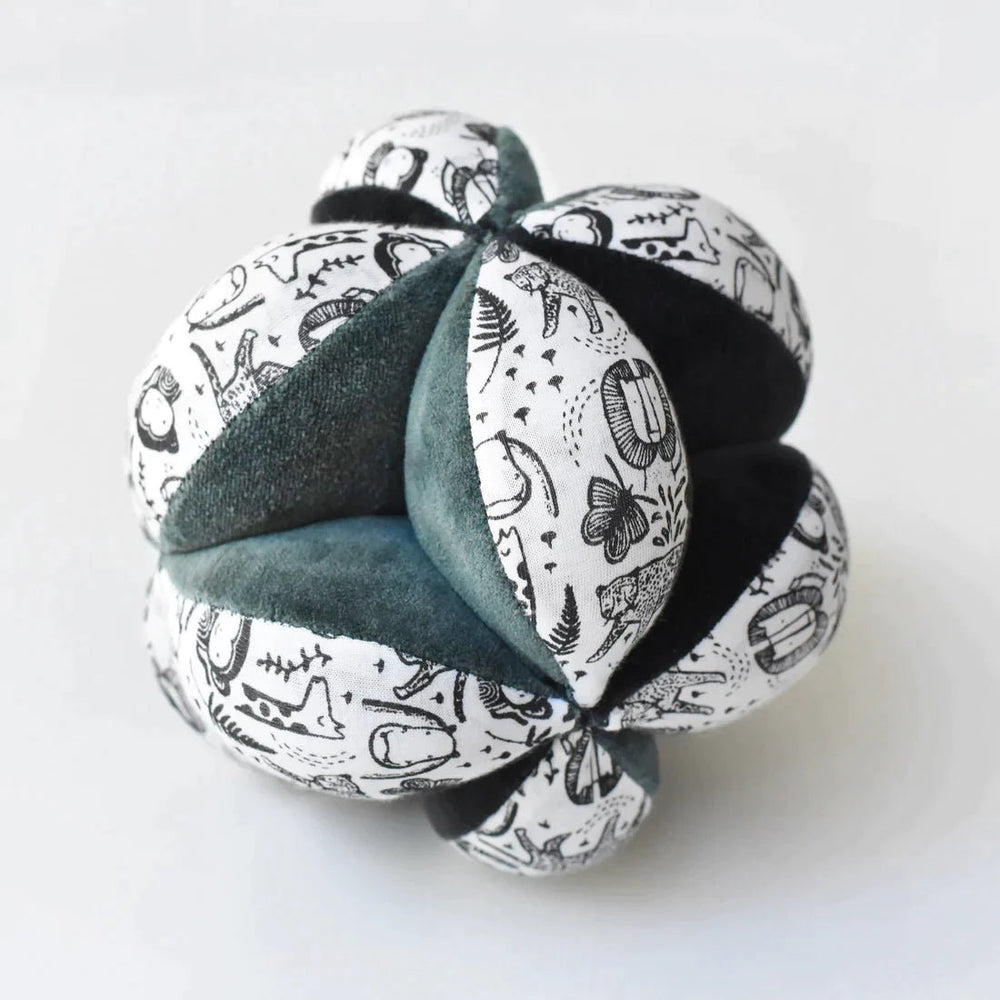 Wee Gallery Wee Gallery - Organic Sensory Puzzle Clutch Ball Toys/Playtime