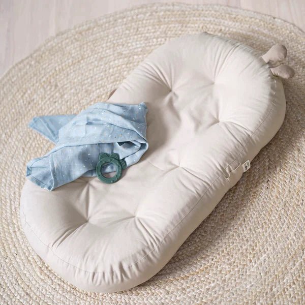 Done By Deer Cozy lounger w. activity arch Raffi