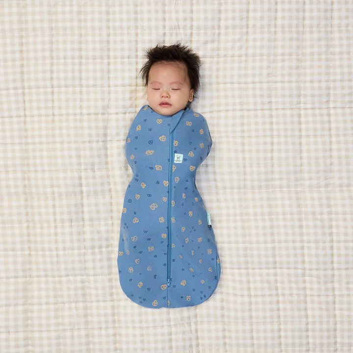 ergoPouch ergoPouch Cocoon Swaddle Sack 0.2 tog Petite Pretzel