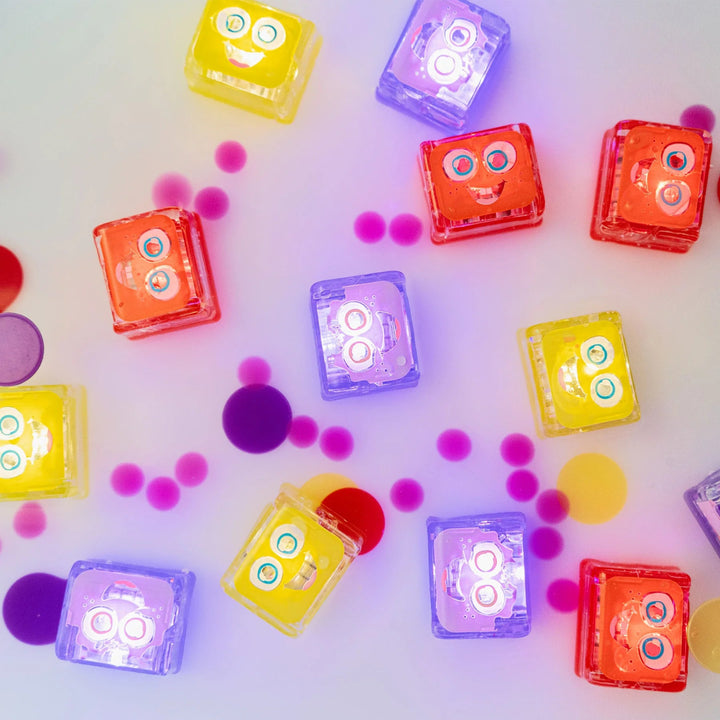 Glo Pals Glo Pals Light Up Cubes 4 PK Sensory Toys