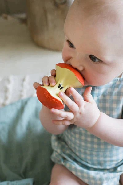 Oli & Carol Pepa The Apple