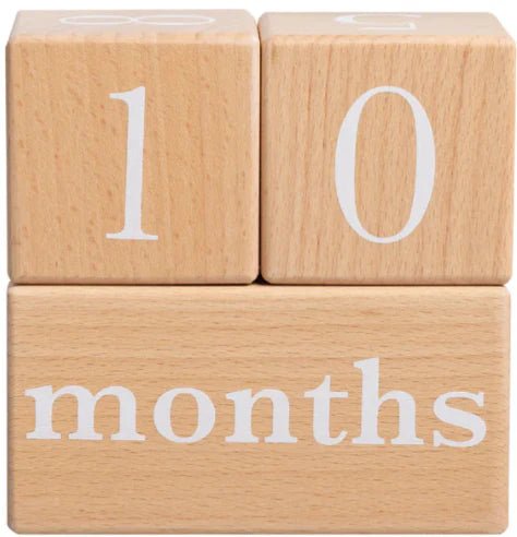 Pearhead - Natural Wooden Milestone Blocks - Wooden blocks with '10 months' printed on them
