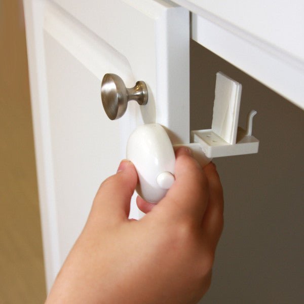 Qdos Qdos Adhesive Double Door Lock White Baby Safety Locks & Guards