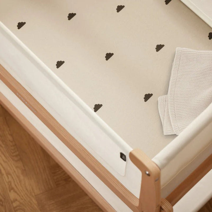 SnuzPod5 Bedside Bassinet 2 Pack Fitted Sheets bassinets White - Image 8