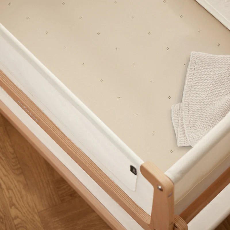 SnuzPod5 Bedside Bassinet 2 Pack Fitted Sheets bassinets White - Image 9