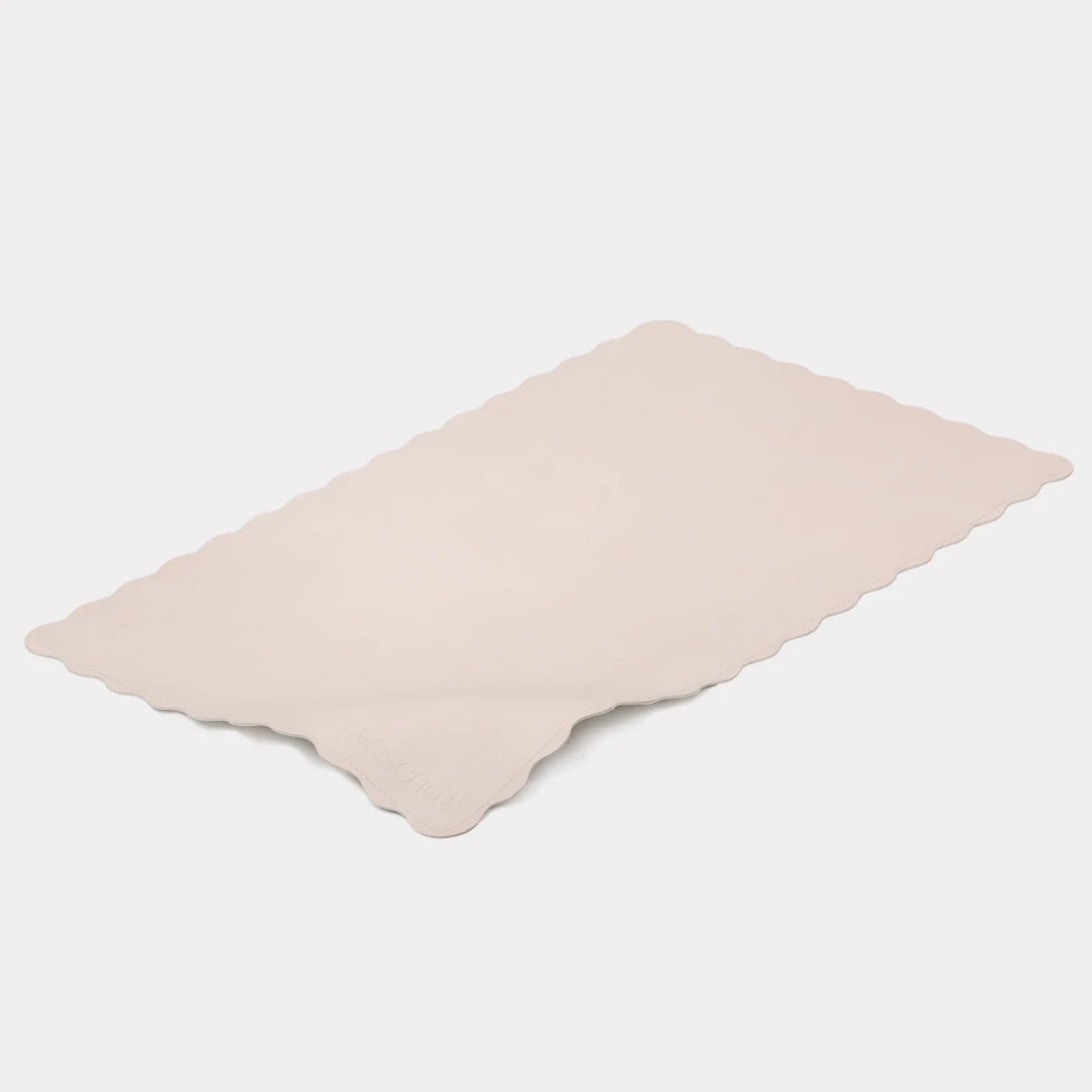 Townsend Avenue Foldable Change Mat Pink Scallop - Image 4