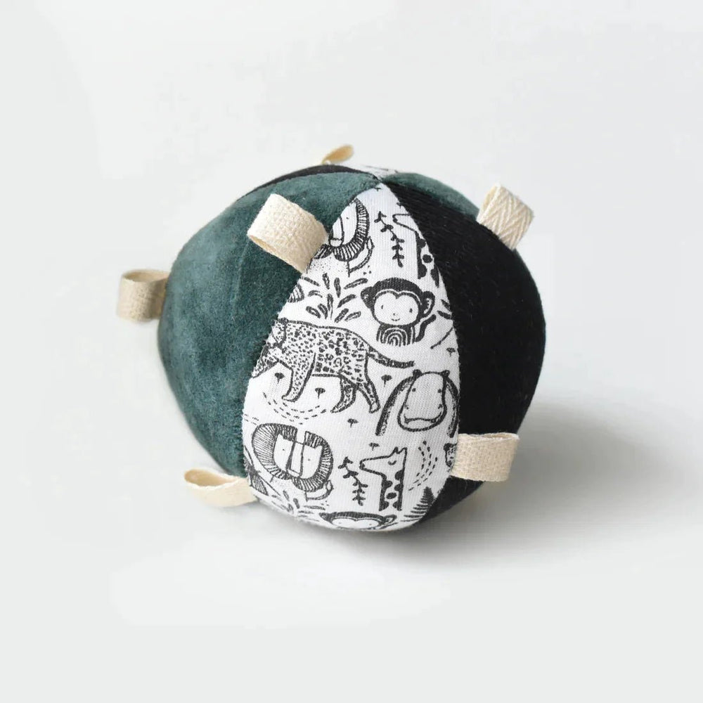 Wee Gallery Organic Taggy Ball With Rattle