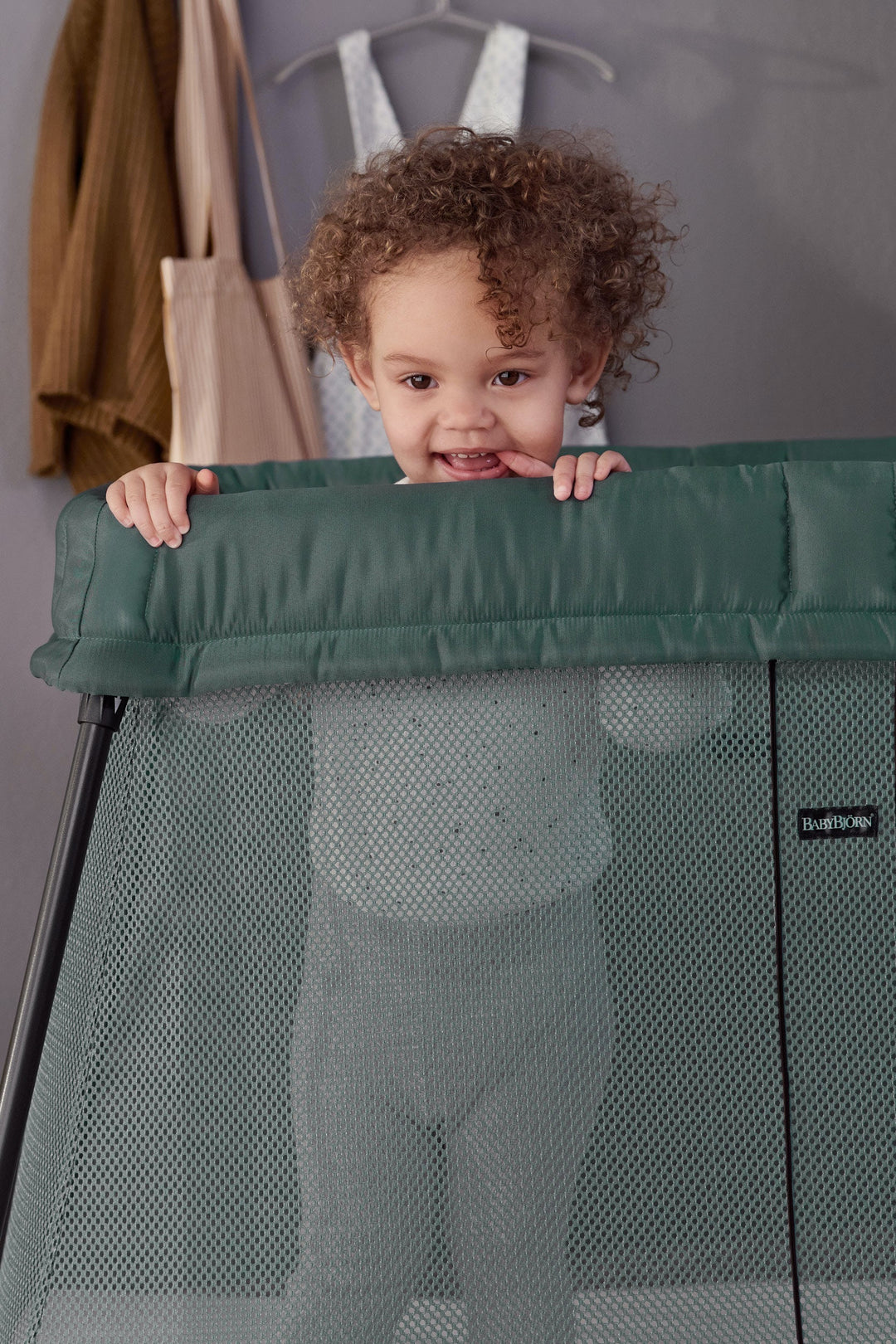 Baby Bjorn Baby Bjorn - Play Yard Light Bundle (with sheet)